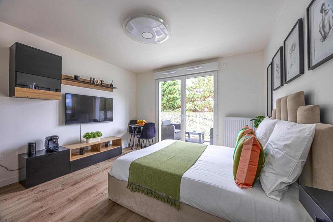 Studio Entre Paris & Disneyland Noisy-le-Grand Exteriör bild